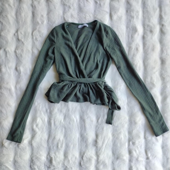 Women's Green Wrap Top 🌿 - Picture 5 of 6